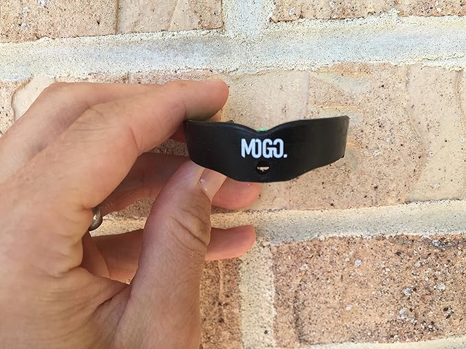 MoGo Mint Flavored Mouth Guard - Wrestling Boxing Football Mouth Piece for All Sports - Adult Mouth-Guard for Ages 11 & Up - Comes with Protective Case and Tether Strap